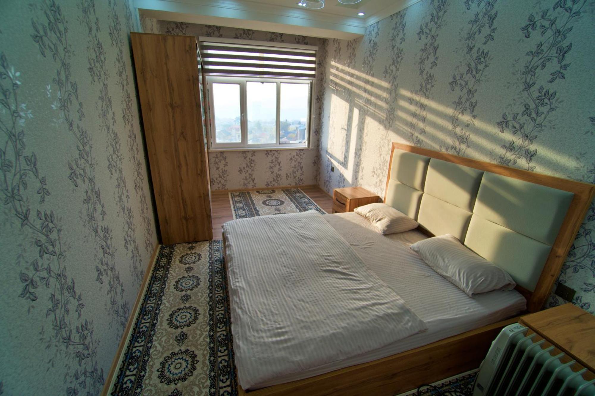 Family 3-Room Apartment Dushanbe Bagian luar foto